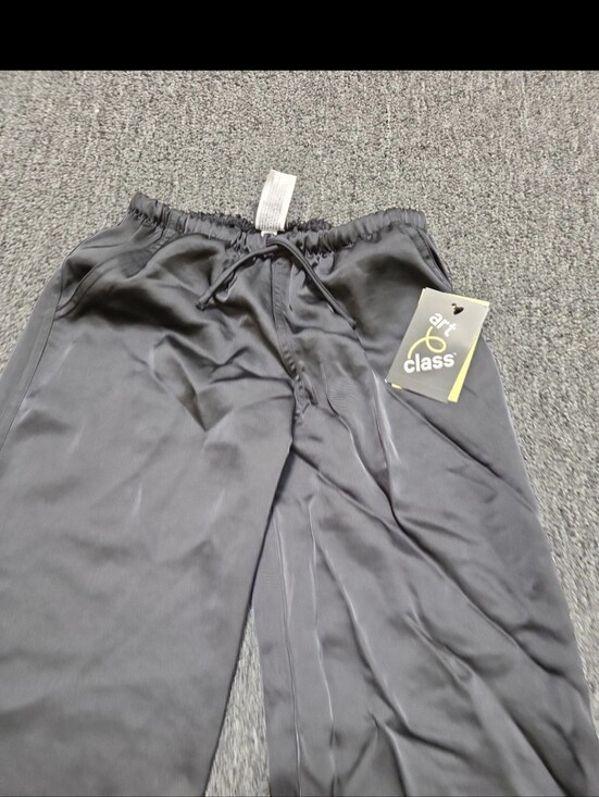 art class Other - NWT Art Class Girls Joggers Flare Bottom Black Size 6/7 Small